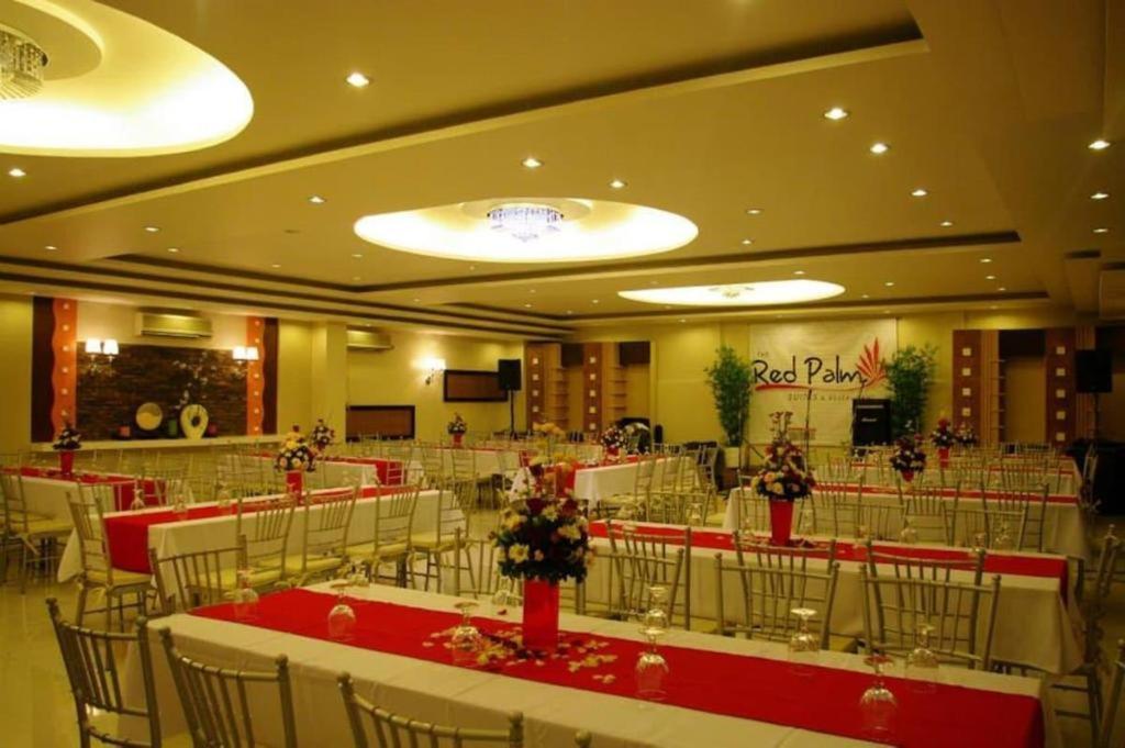 The Red Palm Suites And Restaurant Butuan City Exterior foto